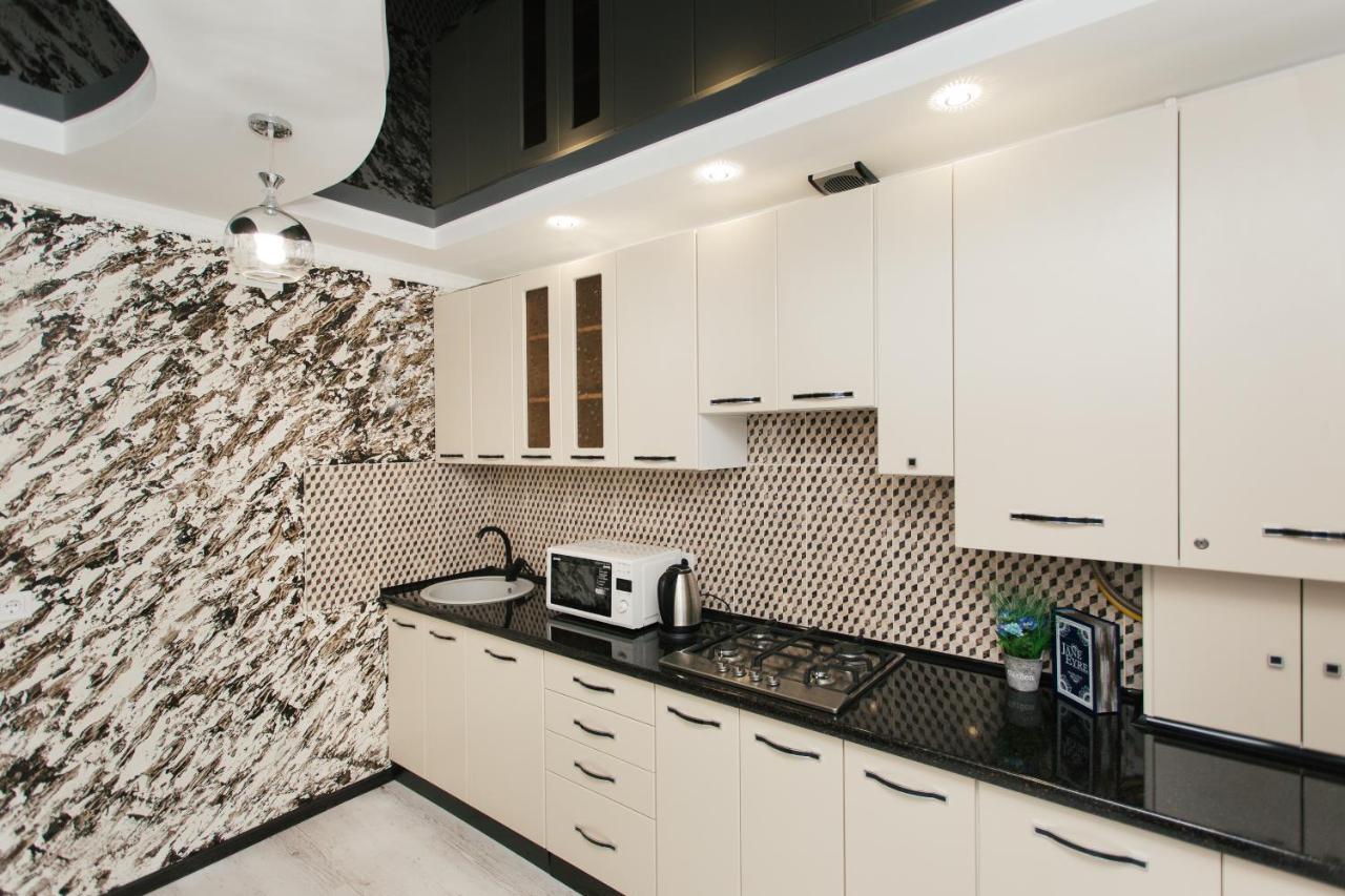 De Luxe Apartments Centr Illinskaya Sumy Ngoại thất bức ảnh