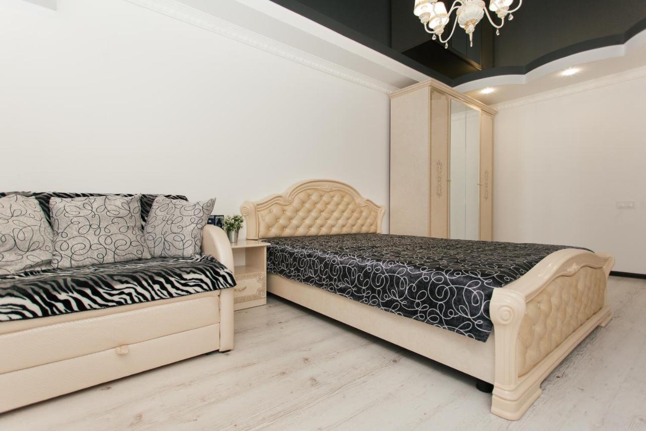 De Luxe Apartments Centr Illinskaya Sumy Ngoại thất bức ảnh